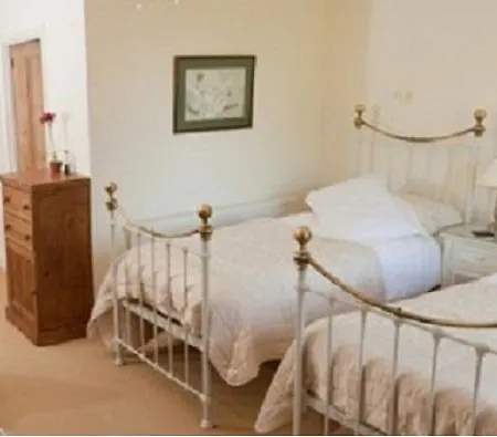 Tremadart House 4*